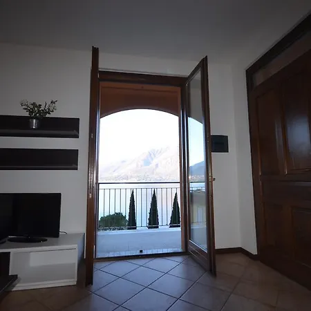Leonardo House 3 Apartment Varenna