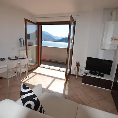 Leonardo House 3 Apartment