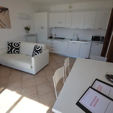 Leonardo House 3 *