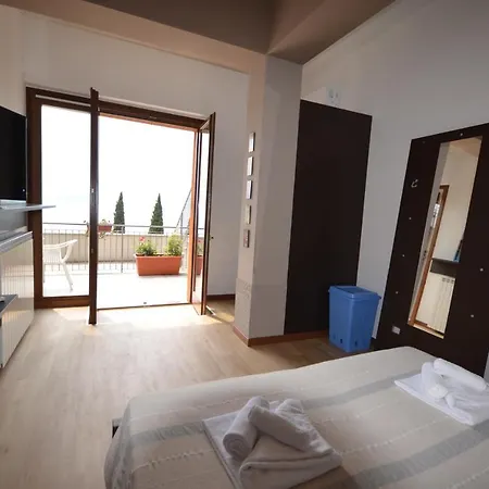 Leonardo House 3 * Varenna